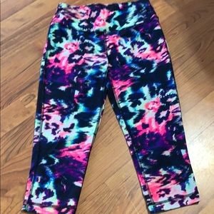 Material girl active leggings capris size small